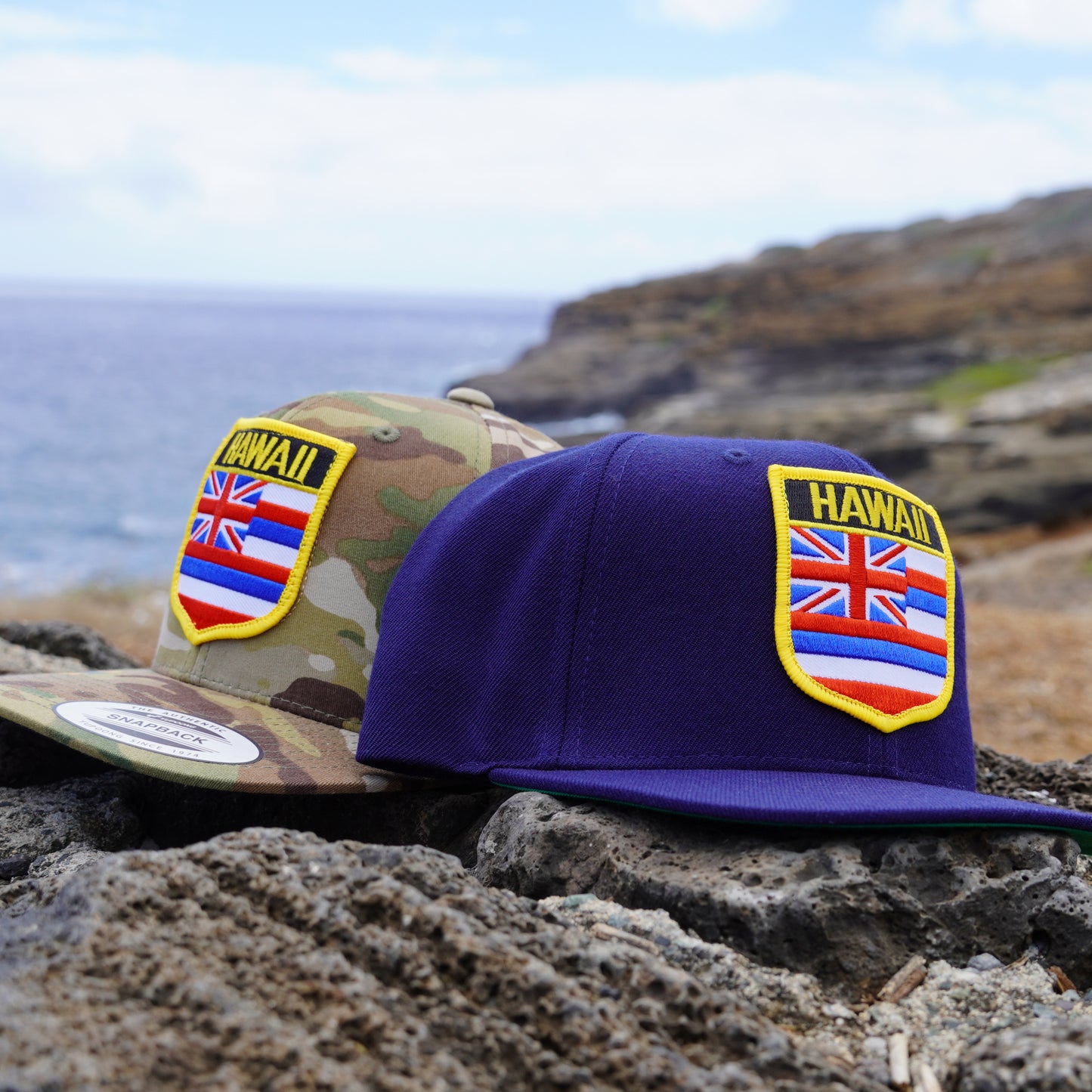 Hawaii Flag Shield Flat Bill Snap Backs(2 Colors)
