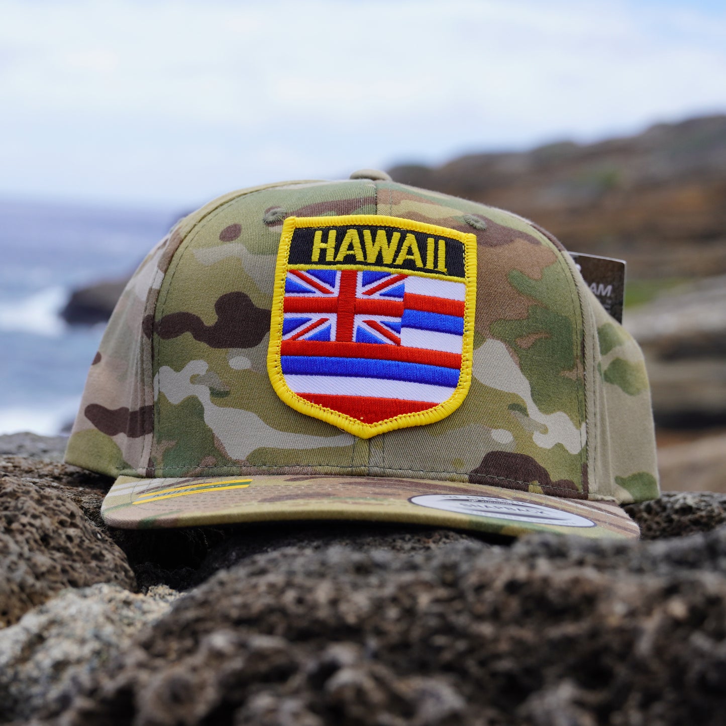 Hawaii Flag Shield Flat Bill Snap Backs(2 Colors)