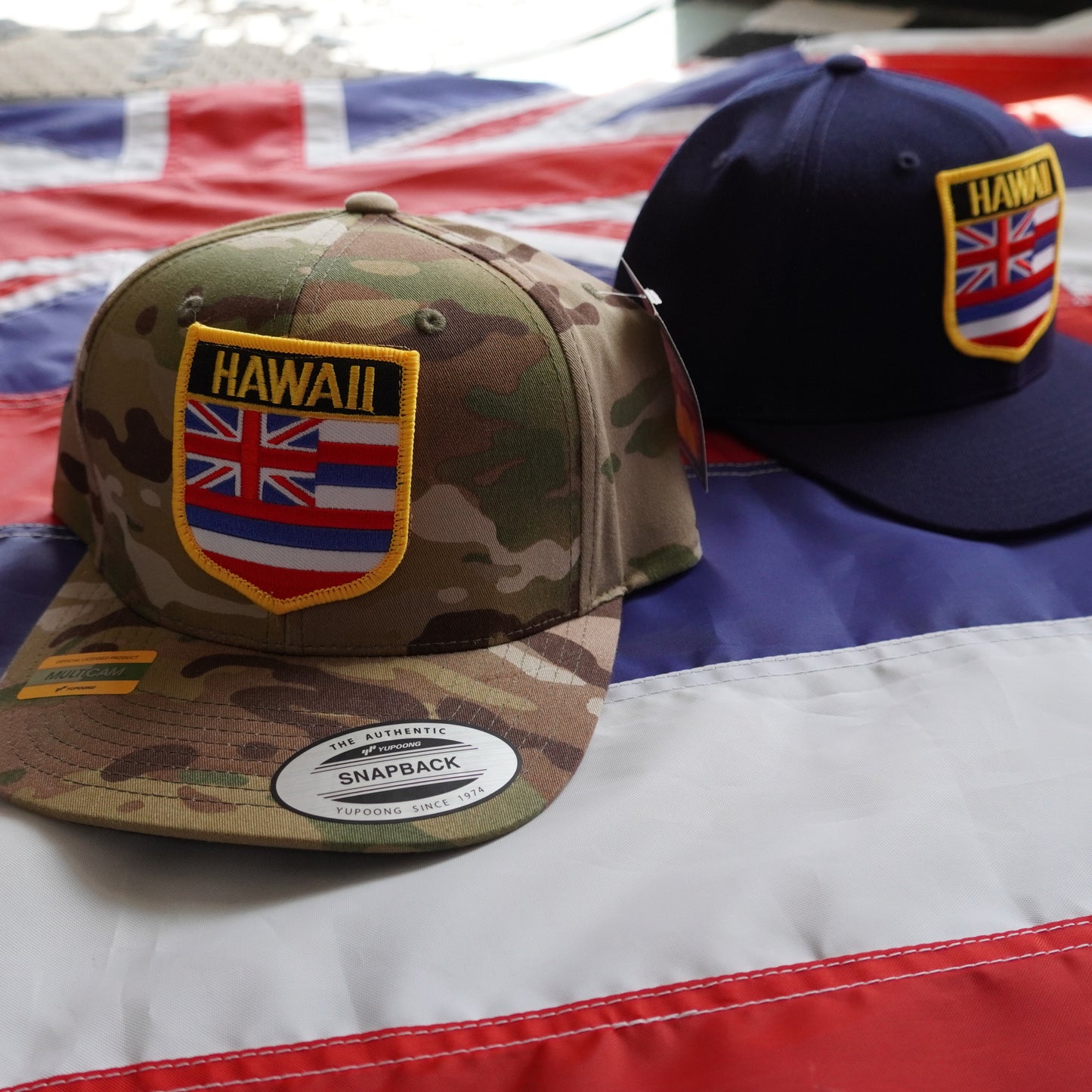 Hawaii Flag Shield Flat Bill Snap Backs(2 Colors)