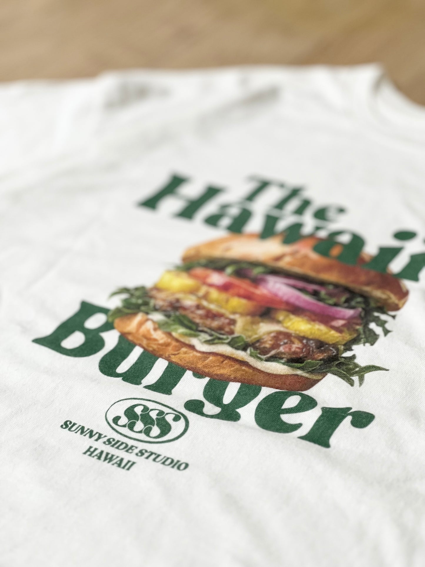 (New)Vintage Hawaiian Burger 🍔  T Shirt