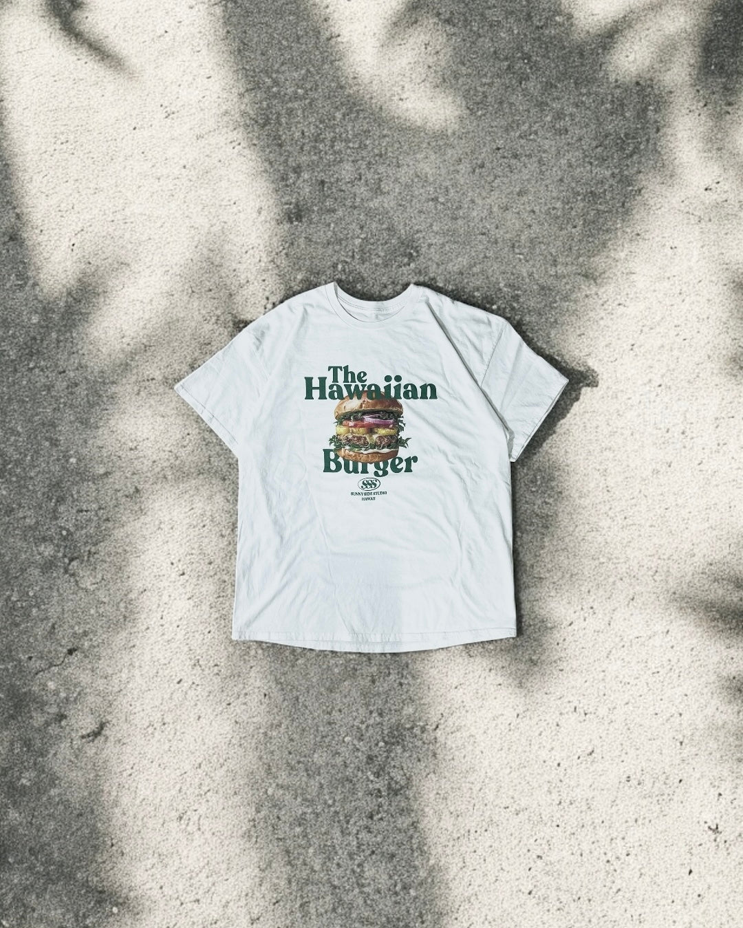 (New)Vintage Hawaiian Burger 🍔  T Shirt